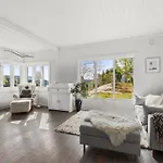 Feriehus Charming Seaside With Fjord Views *