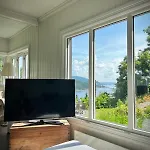 Feriehus Charming Seaside With Fjord Views