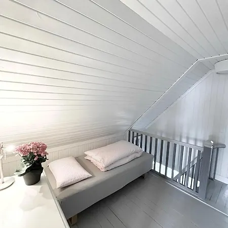 Nyaraló Charming Seaside With Fjord Views