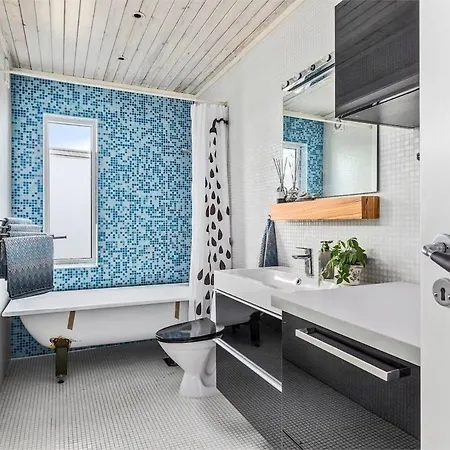 Charming Seaside With Fjord Views Nyaraló Asker