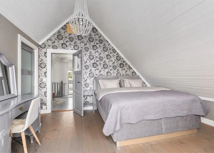 Vakantiehuis Charming Seaside With Fjord Views