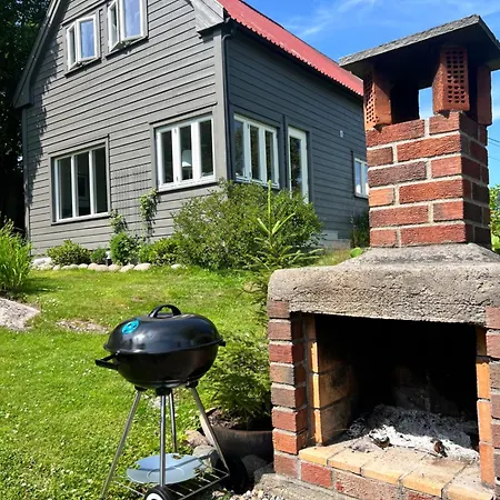 Charming Seaside With Fjord Views 度假居