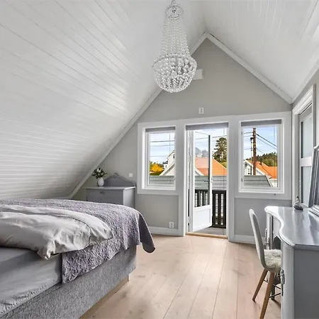 度假居 Charming Seaside With Fjord Views 阿斯克尔